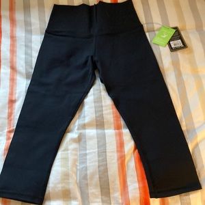 High waist high power crop leggings.